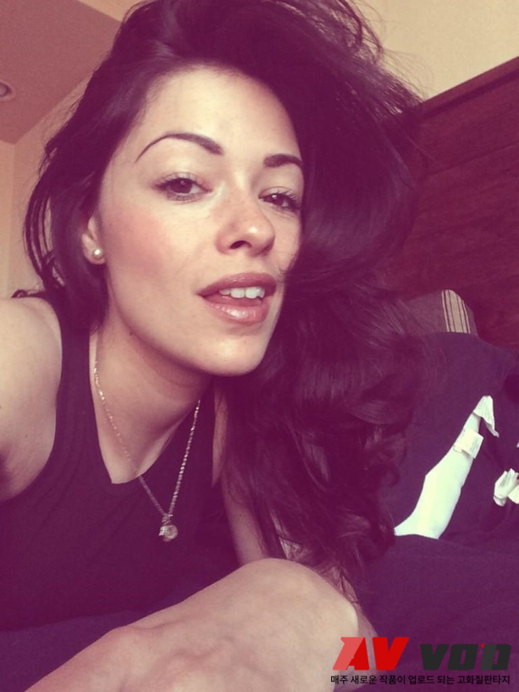 아바 달루시 / 잉글랜드 / Ava Dalush - SETFLIX