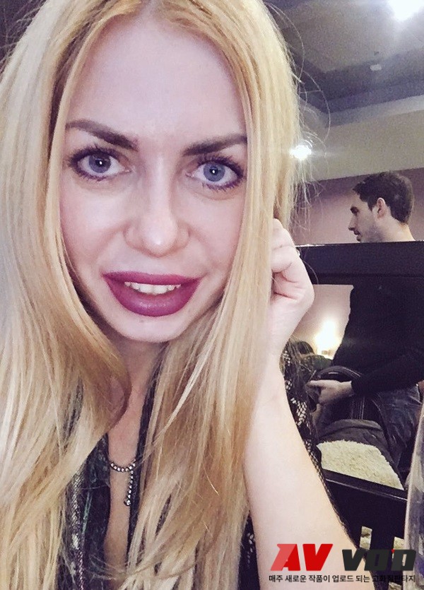 이사벨라 클라크 / 러시아 / Isabella Clark - SETFLIX